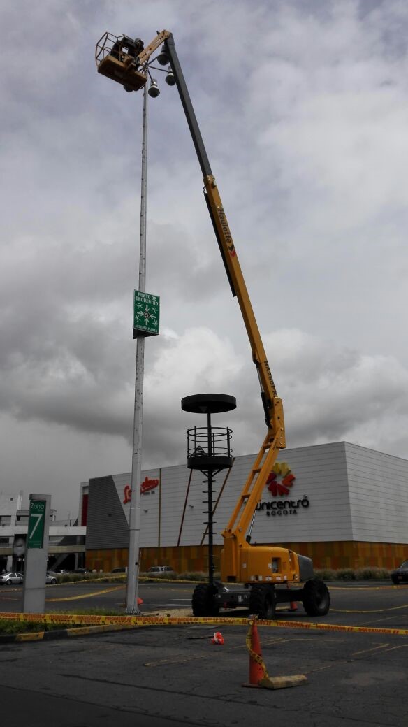 Instalacion Alumbrado publico_Unicentro para Garper